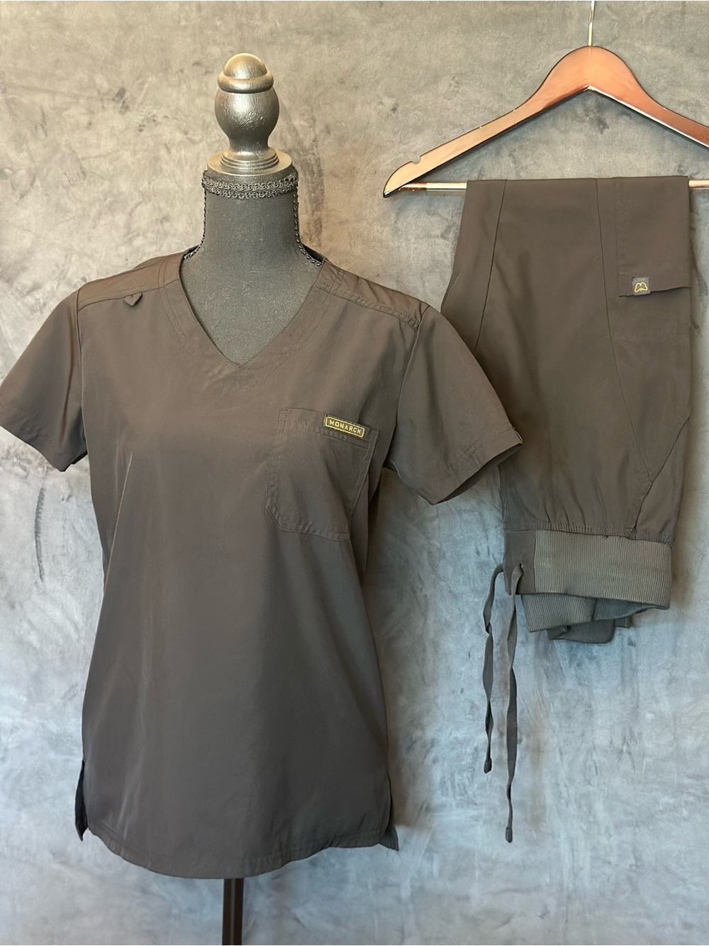 Monarch Uniforms Women’s Scrub Set Top & Jogger Pants Solid Black Size S